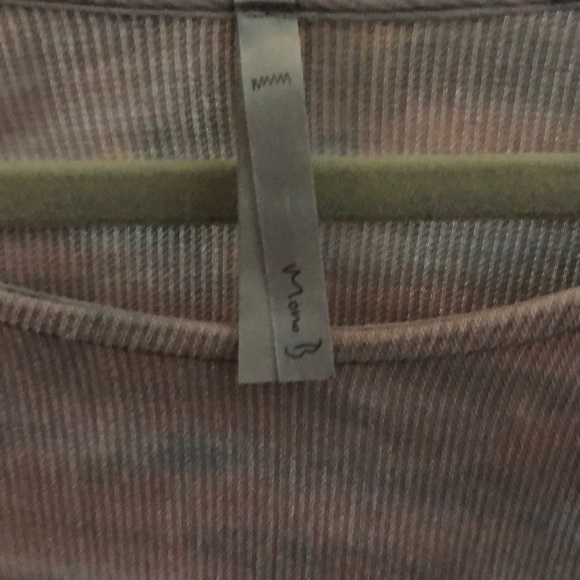 Tie dye 3/4th sleeve crop top! - Picture 2 of 3